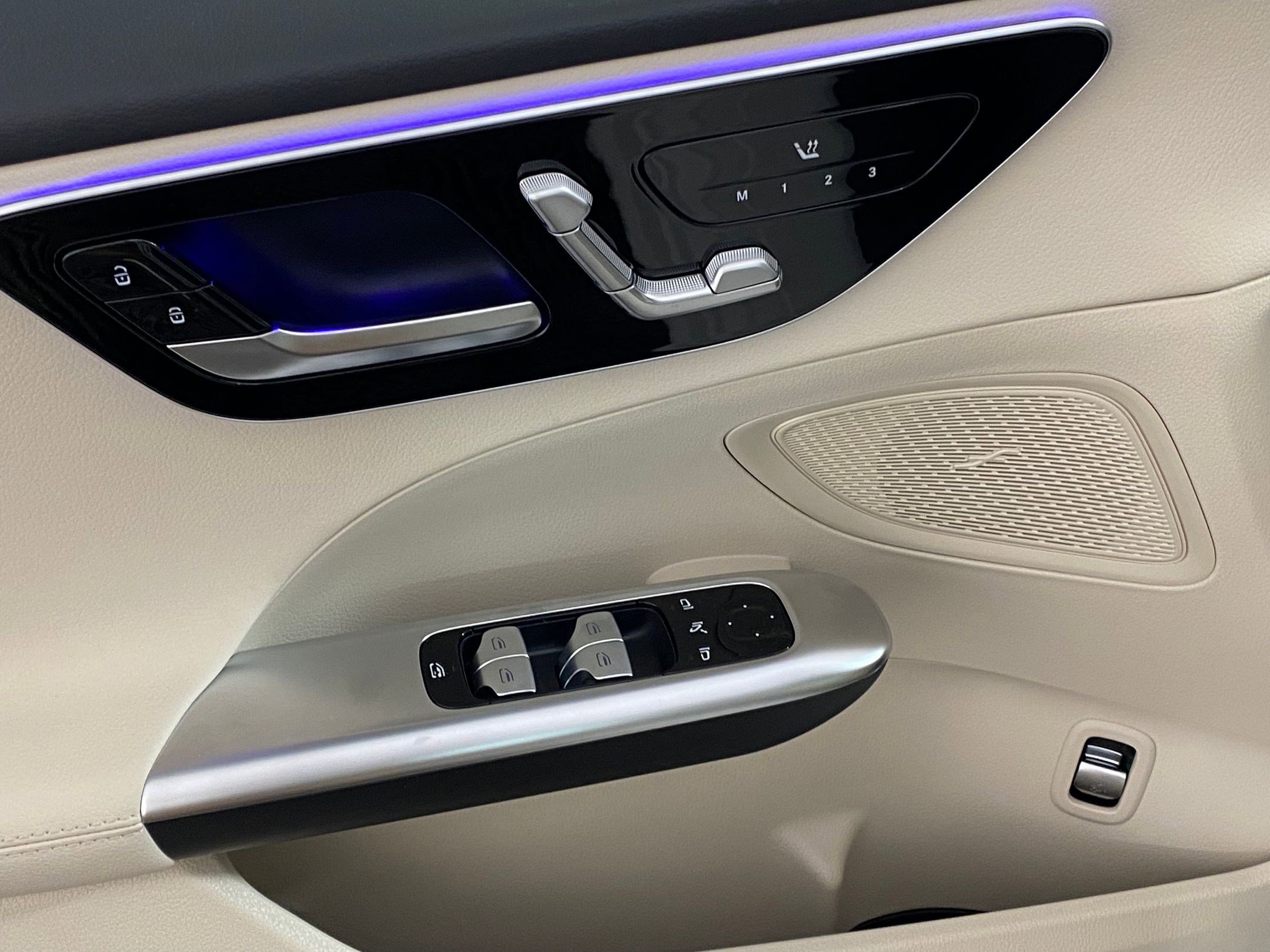 Used 2025 Mercedes-Benz C 300 4MATIC Sedan image 23