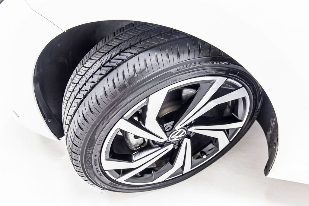 Used 2025 Volkswagen Jetta SEL FWD image 12