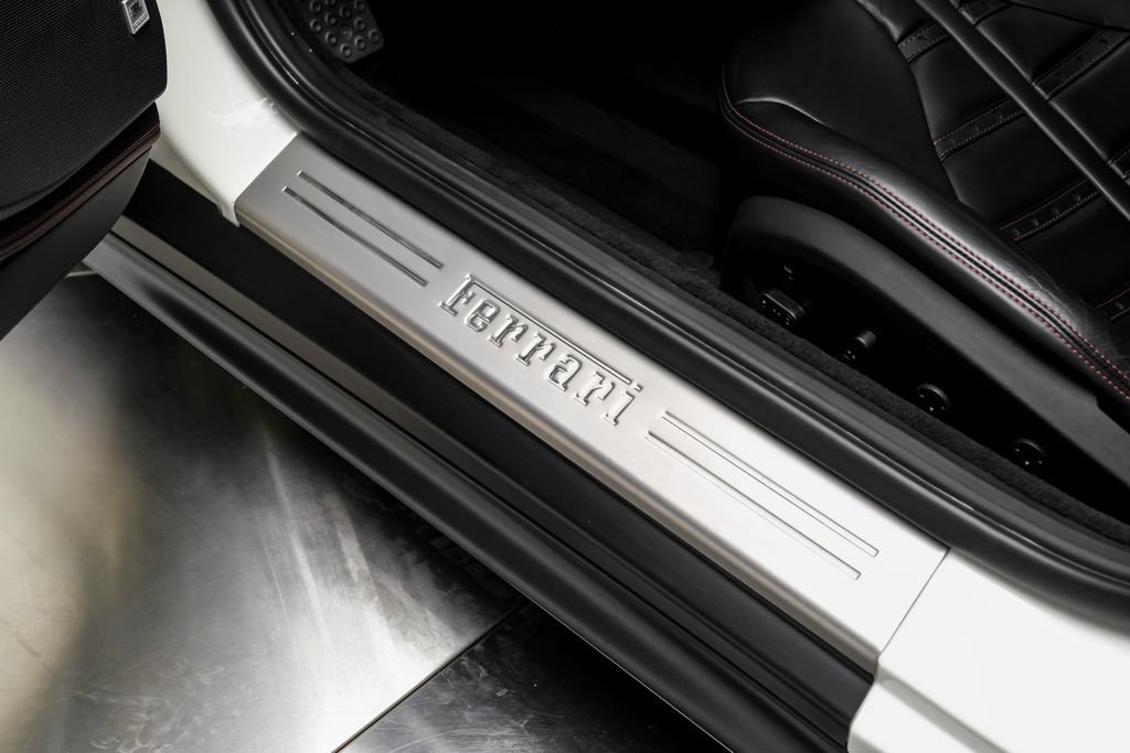 Used 2019 Ferrari 812 Superfast RWD image 42