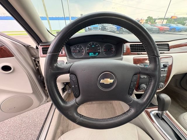 Used 2008 Chevrolet Impala LTZ FWD image 22