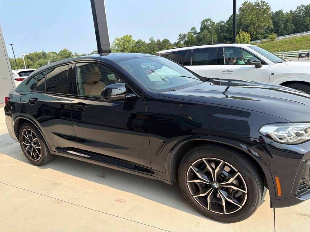 Used 2024 BMW X4 M40i w/ Premium Package AWD/4WD image 2