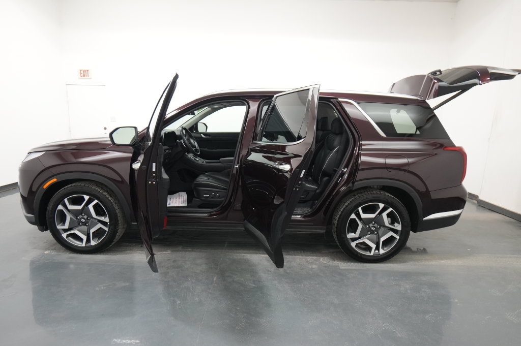 Used 2023 Hyundai Palisade Limited AWD/4WD image 32