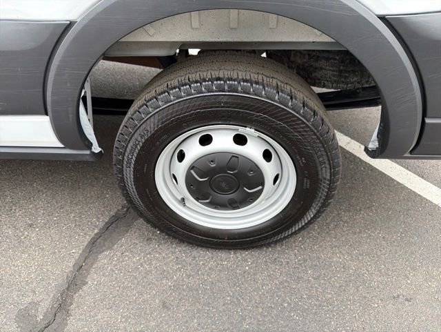 Used 2025 Ford Transit 250 148 Medium Roof RWD image 30