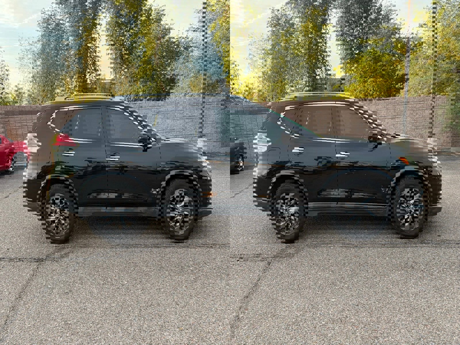 Used 2016 Nissan Rogue SL w/ SL Premium Package image 4