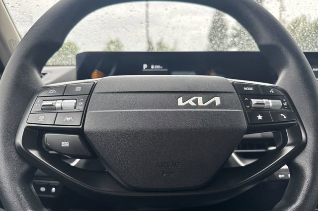Used 2025 Kia K4 LXS image 19