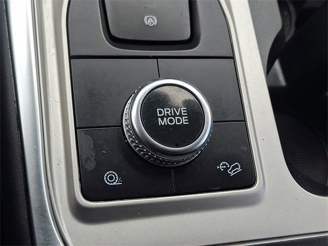 Used 2022 Ford Explorer XLT w/ Equipment Group 202A image 24