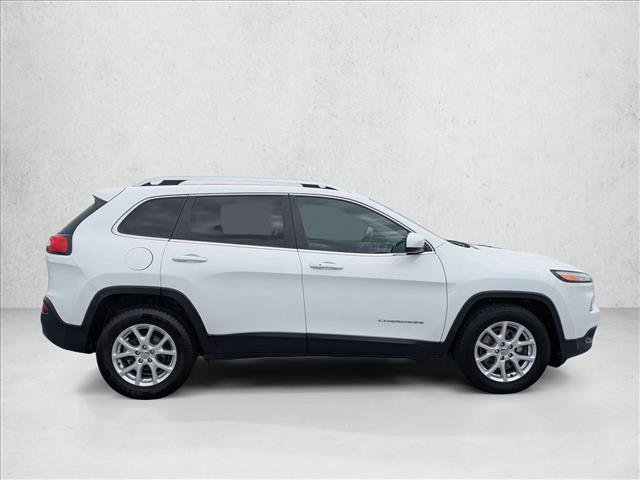 Used 2018 Jeep Cherokee Latitude Plus w/ Comfort/Convenience Group image 4