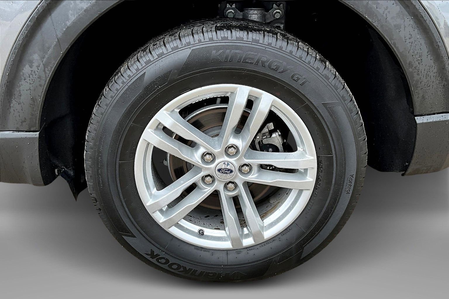 Used 2022 Ford Explorer XLT w/ Equipment Group 202A image 9