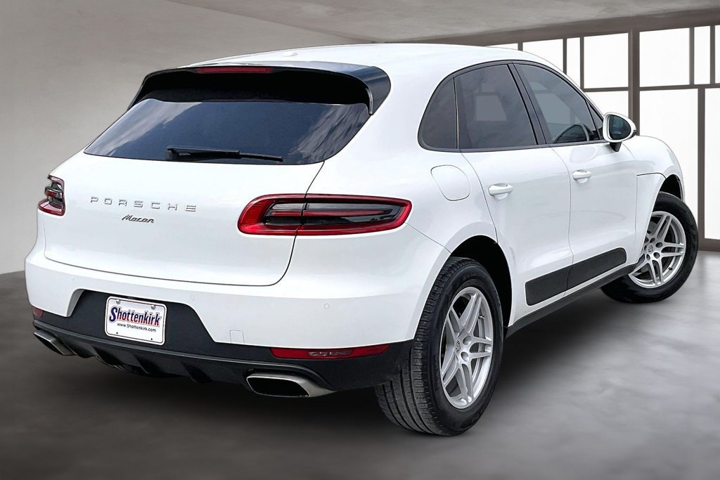 Used 2018 Porsche Macan AWD/4WD image 6