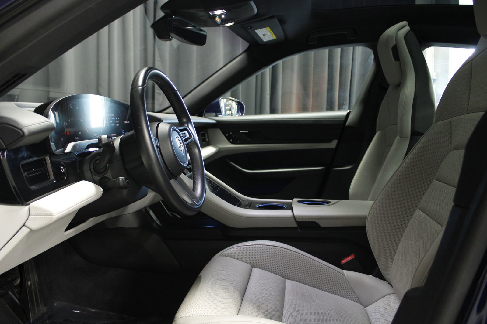 Certified 2021 Porsche Taycan image 27