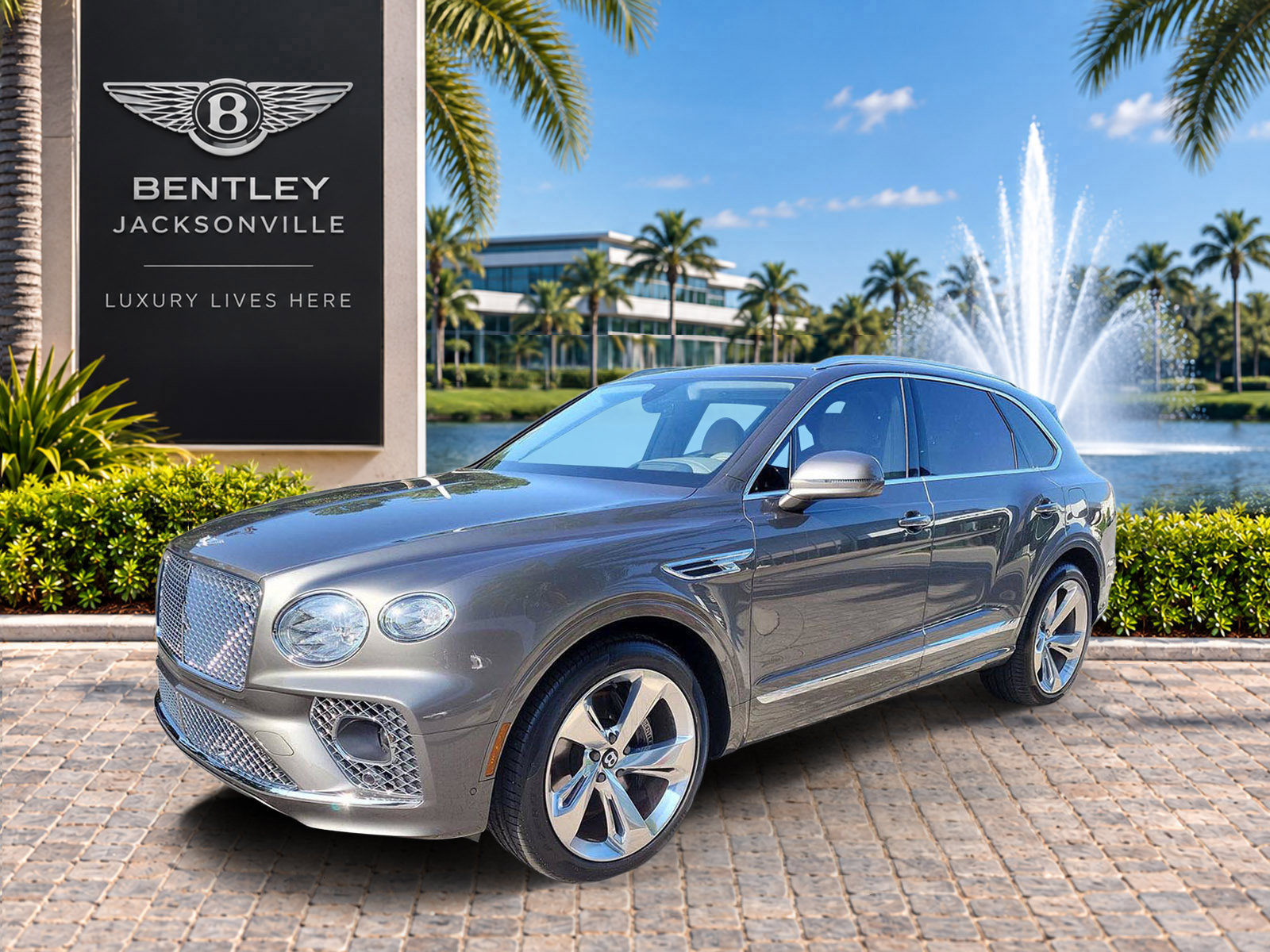 Certified 2023 Bentley Bentayga Plug-In Hybrid AWD/4WD image 6