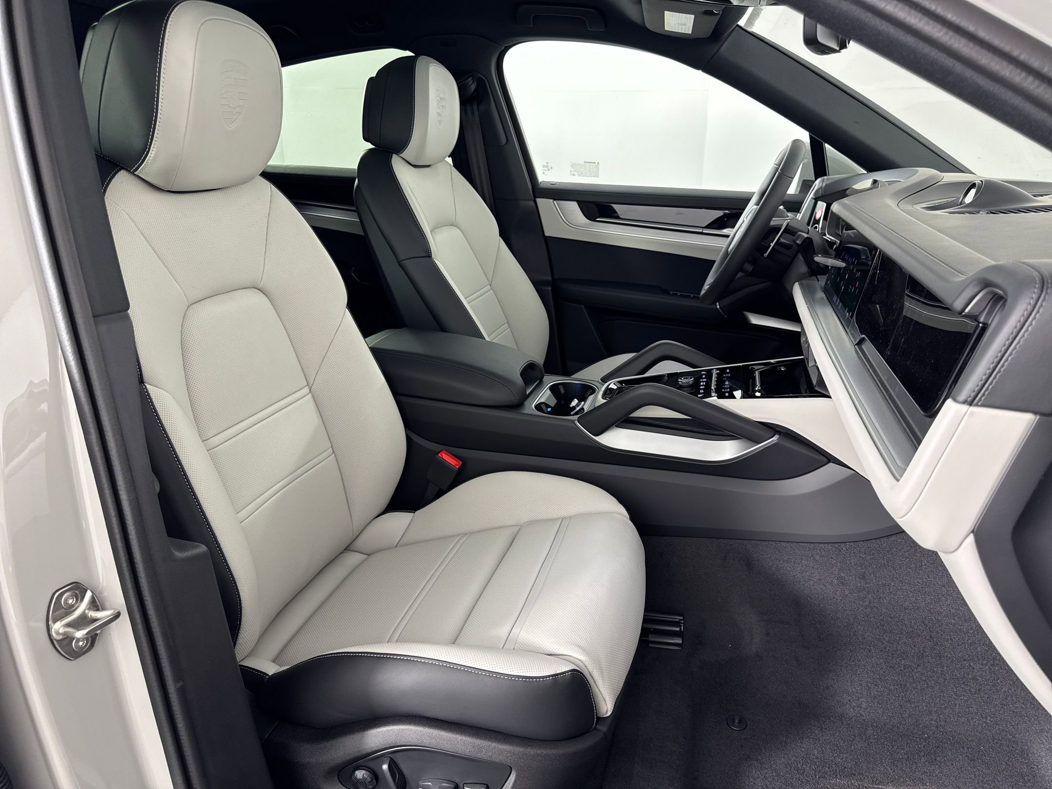 Certified 2026 Porsche Cayenne S image 28