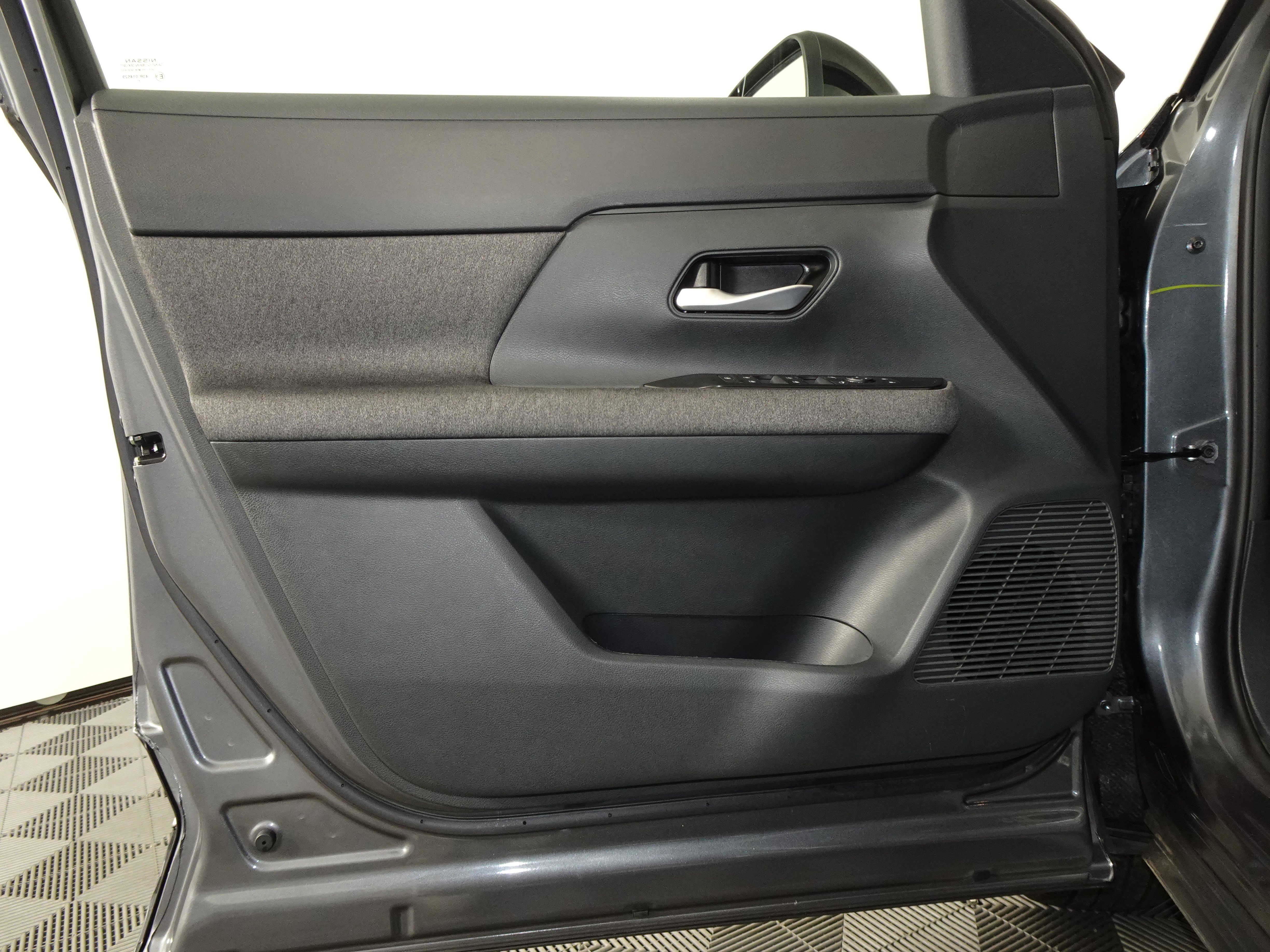 Certified 2025 Nissan Kicks SV image 42