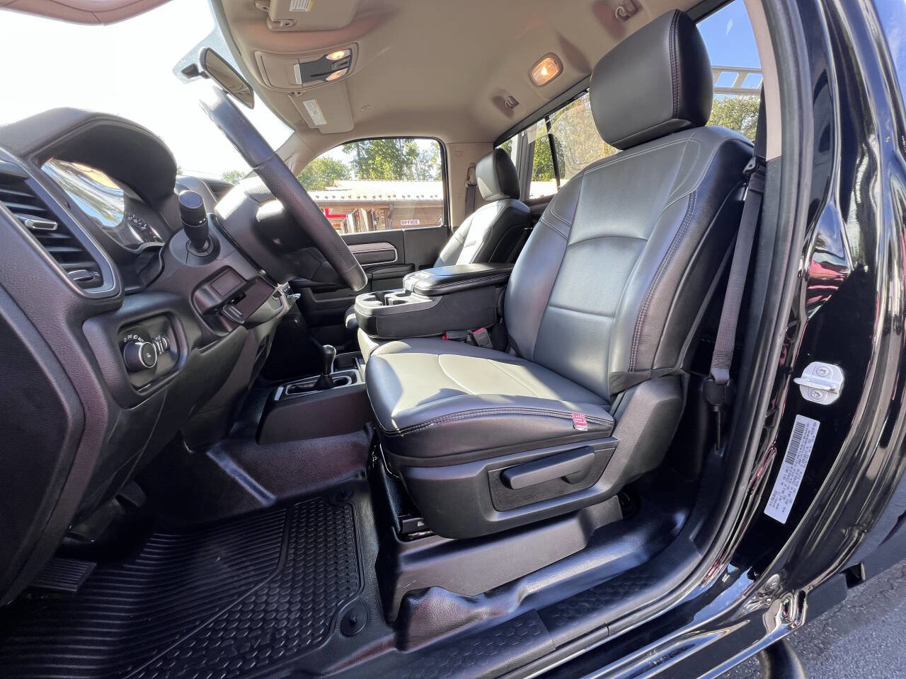 Used 2019 RAM 2500 Tradesman w/ Chrome Appearance Group image 12