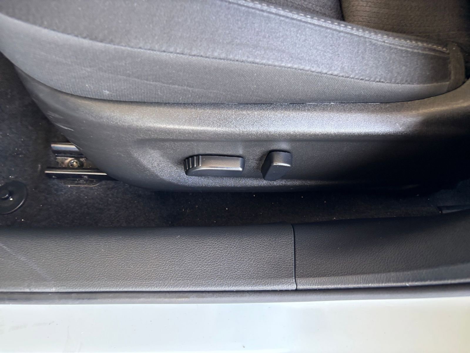 Used 2025 Nissan Altima 2.5 SV FWD image 22