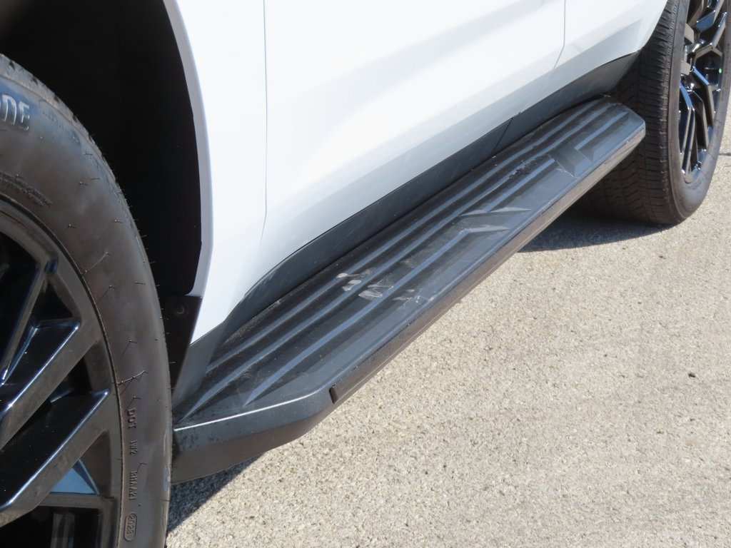 Used 2023 Chevrolet Tahoe RST image 13