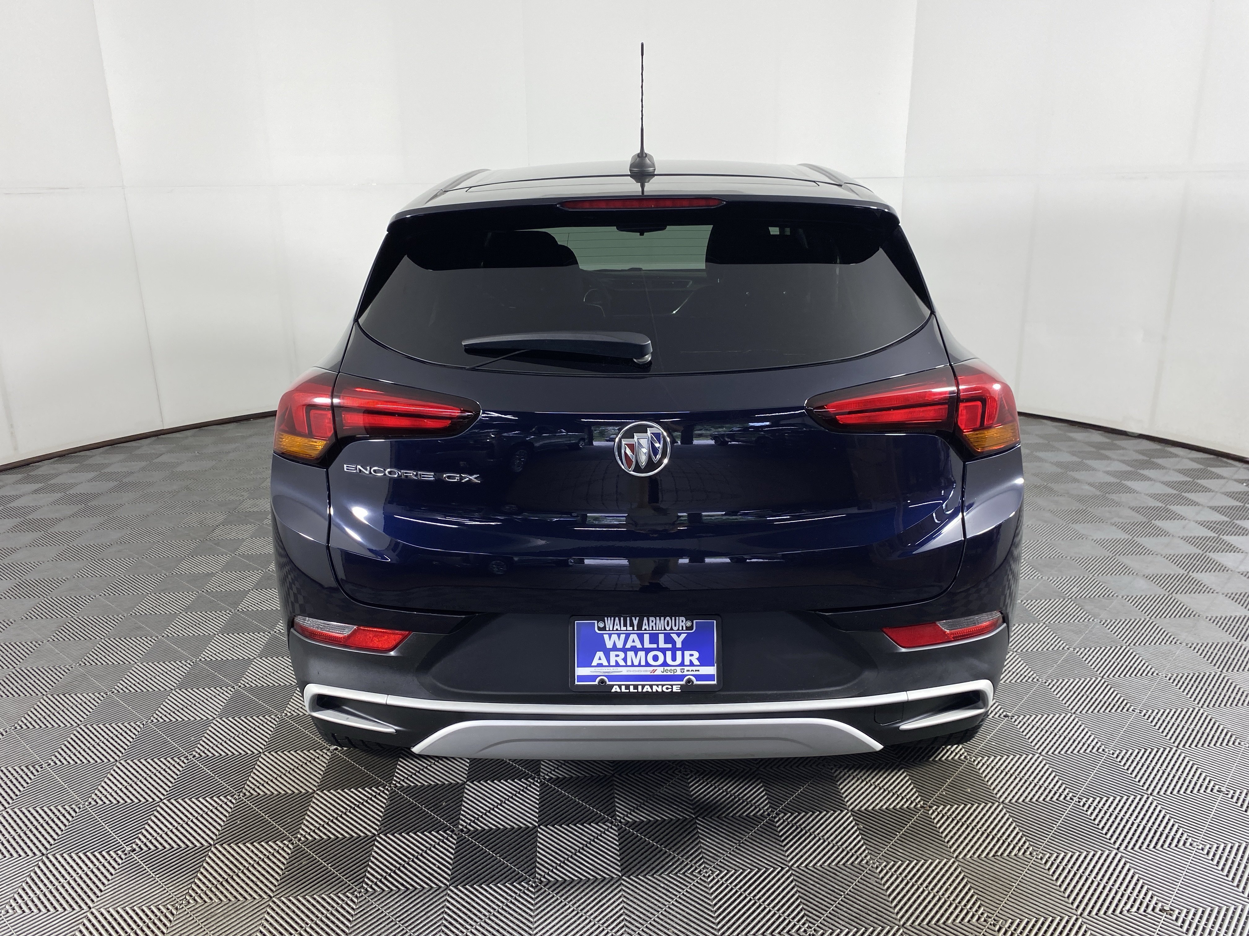 Used 2020 Buick Encore GX Preferred w/ Cold Weather Comfort Package FWD image 8