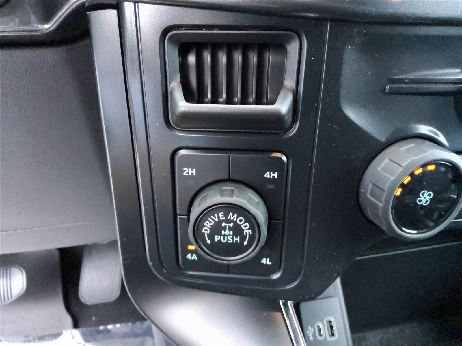 Used 2026 Ford F150 STX w/ F-150 LOBO Package AWD/4WD image 22