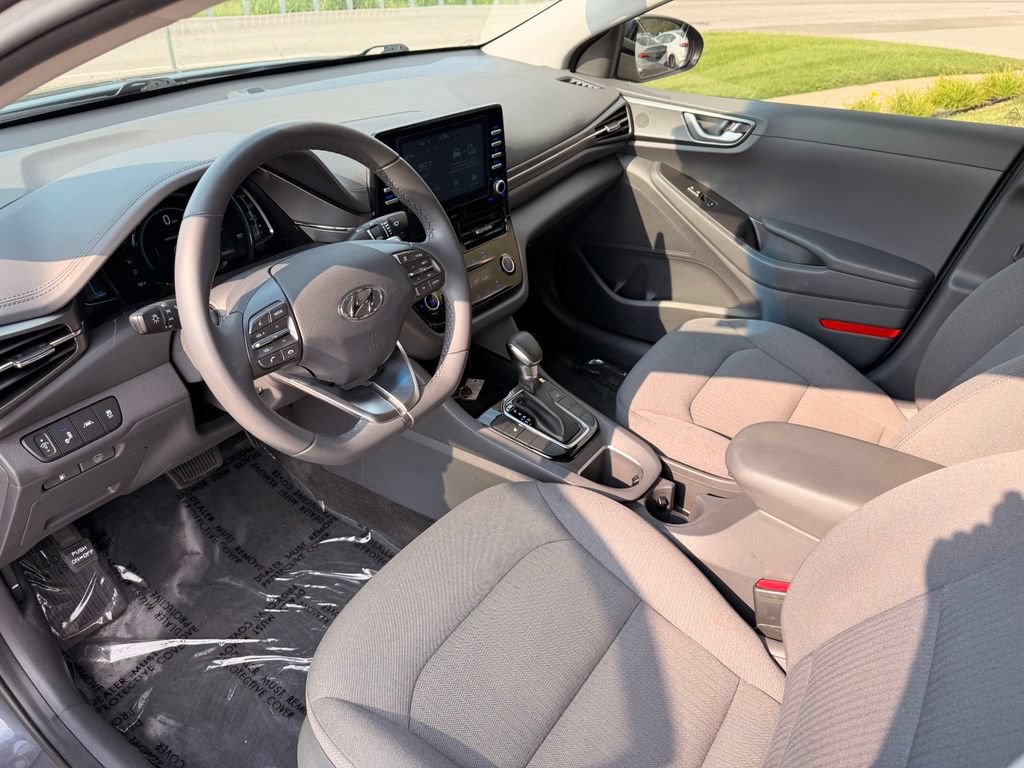 Used 2020 Hyundai Ioniq SE FWD image 26