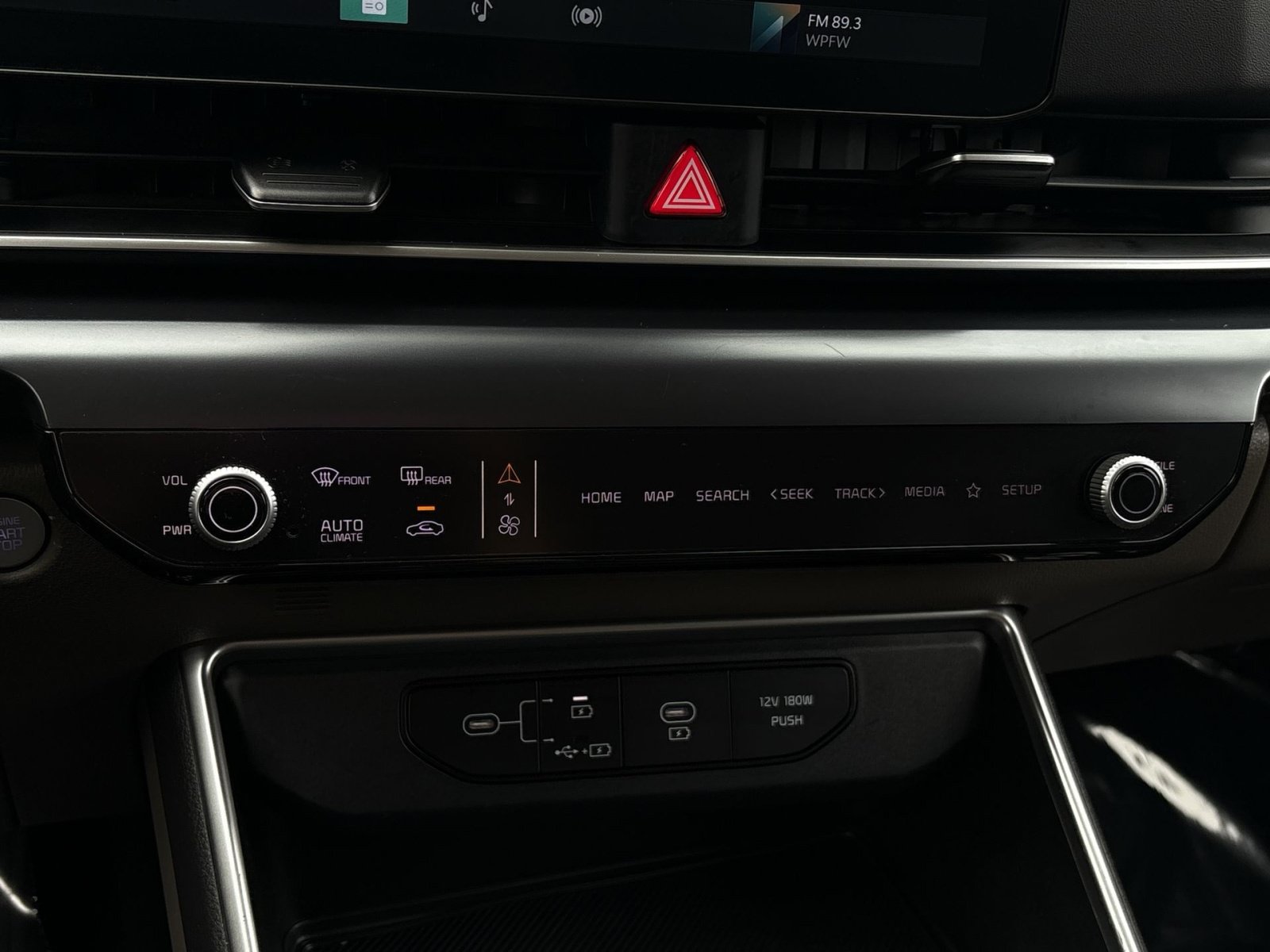 Used 2025 Kia Carnival FWD image 30