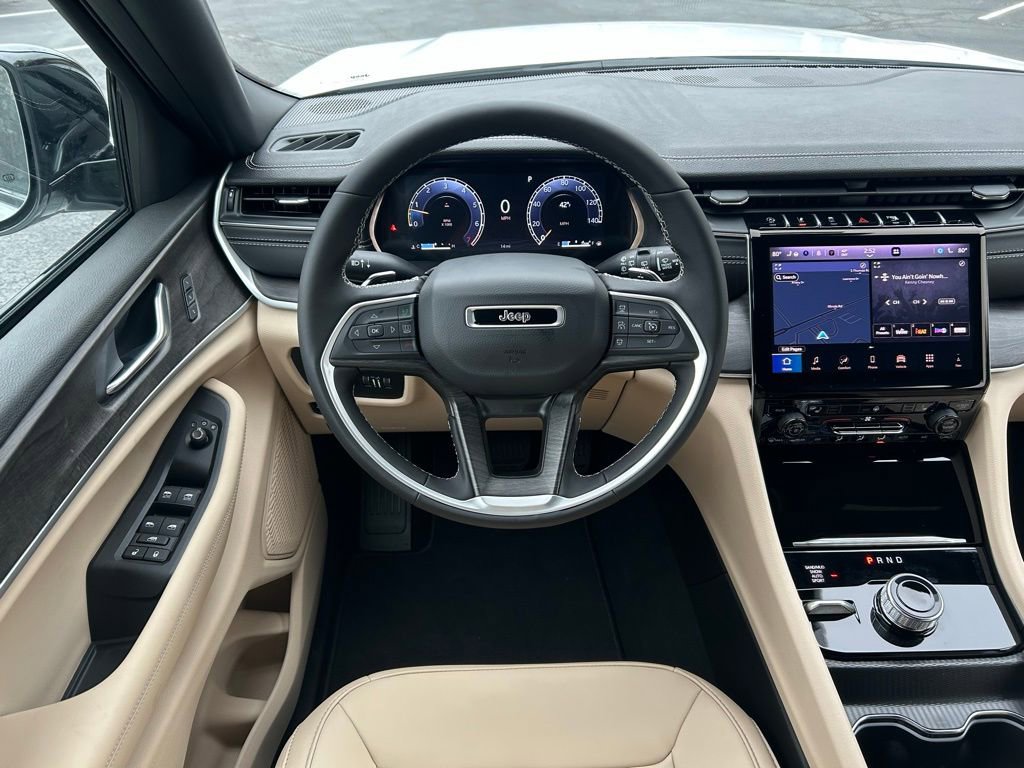 New 2025 Jeep Grand Cherokee Limited w/ Trailer Tow Package image 3