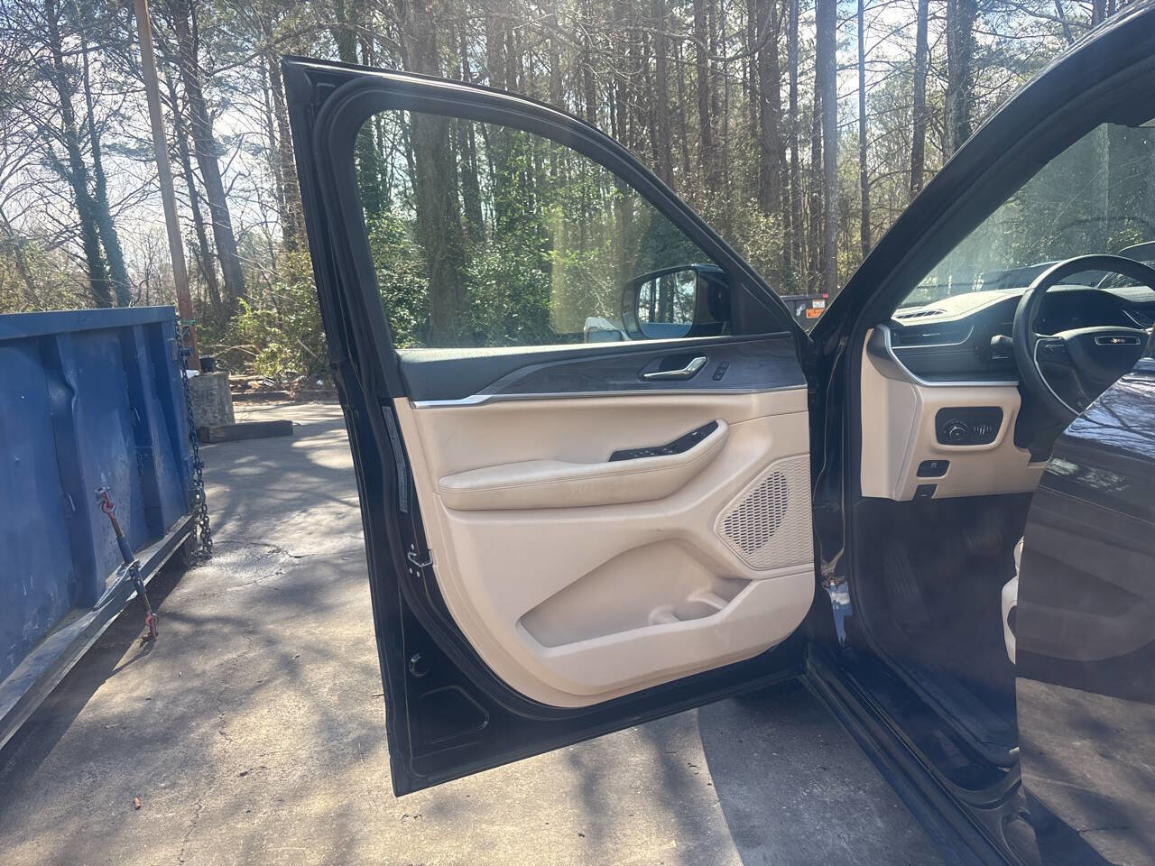 Used 2024 Jeep Grand Cherokee Limited w/ Trailer Tow Package image 7