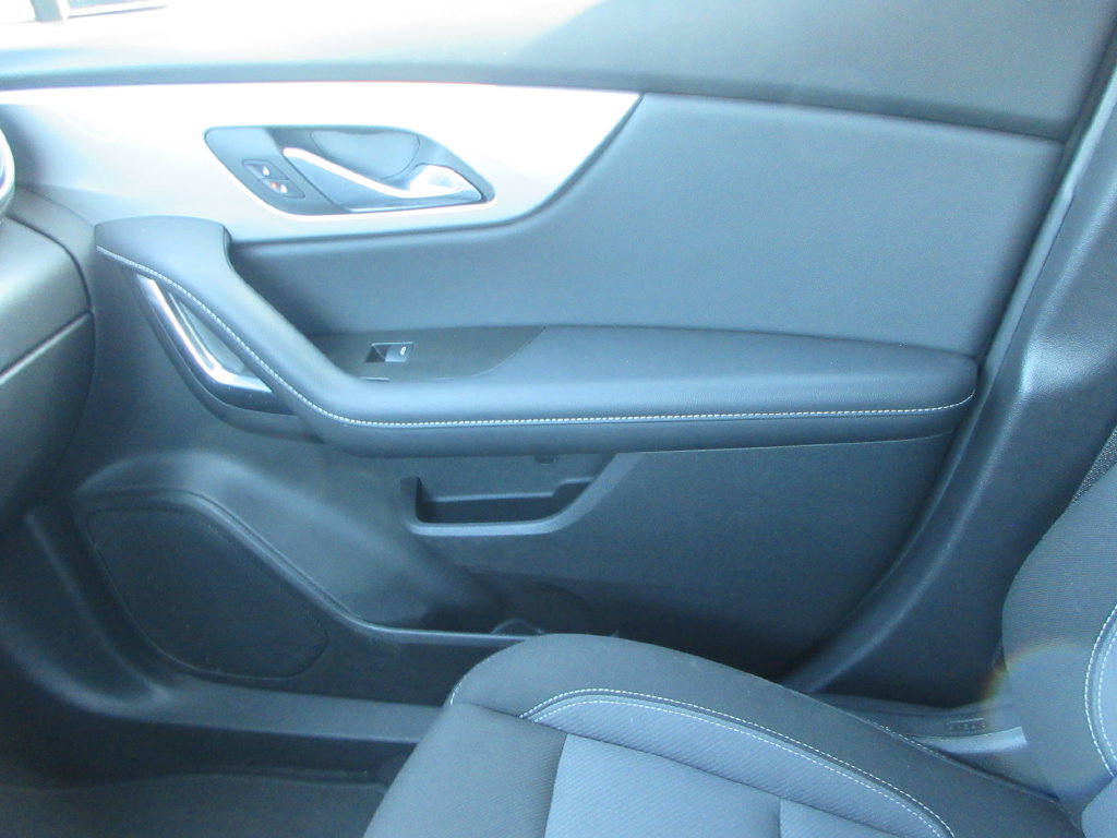 Used 2024 Chevrolet Blazer LT w/ Convenience Package FWD image 32