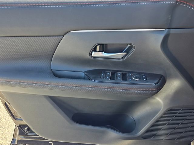 New 2026 Nissan Kicks SR image 28