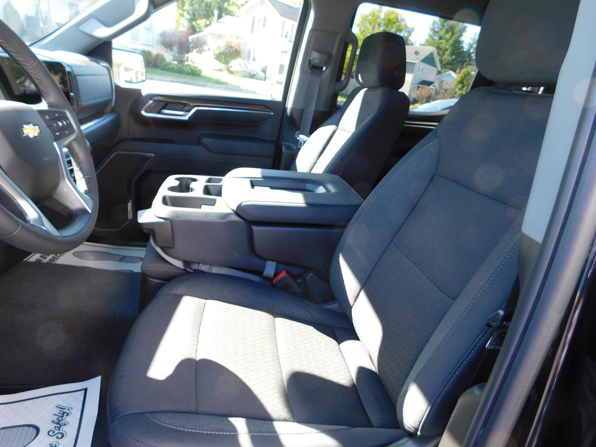 Used 2024 Chevrolet Silverado 1500 LT image 25