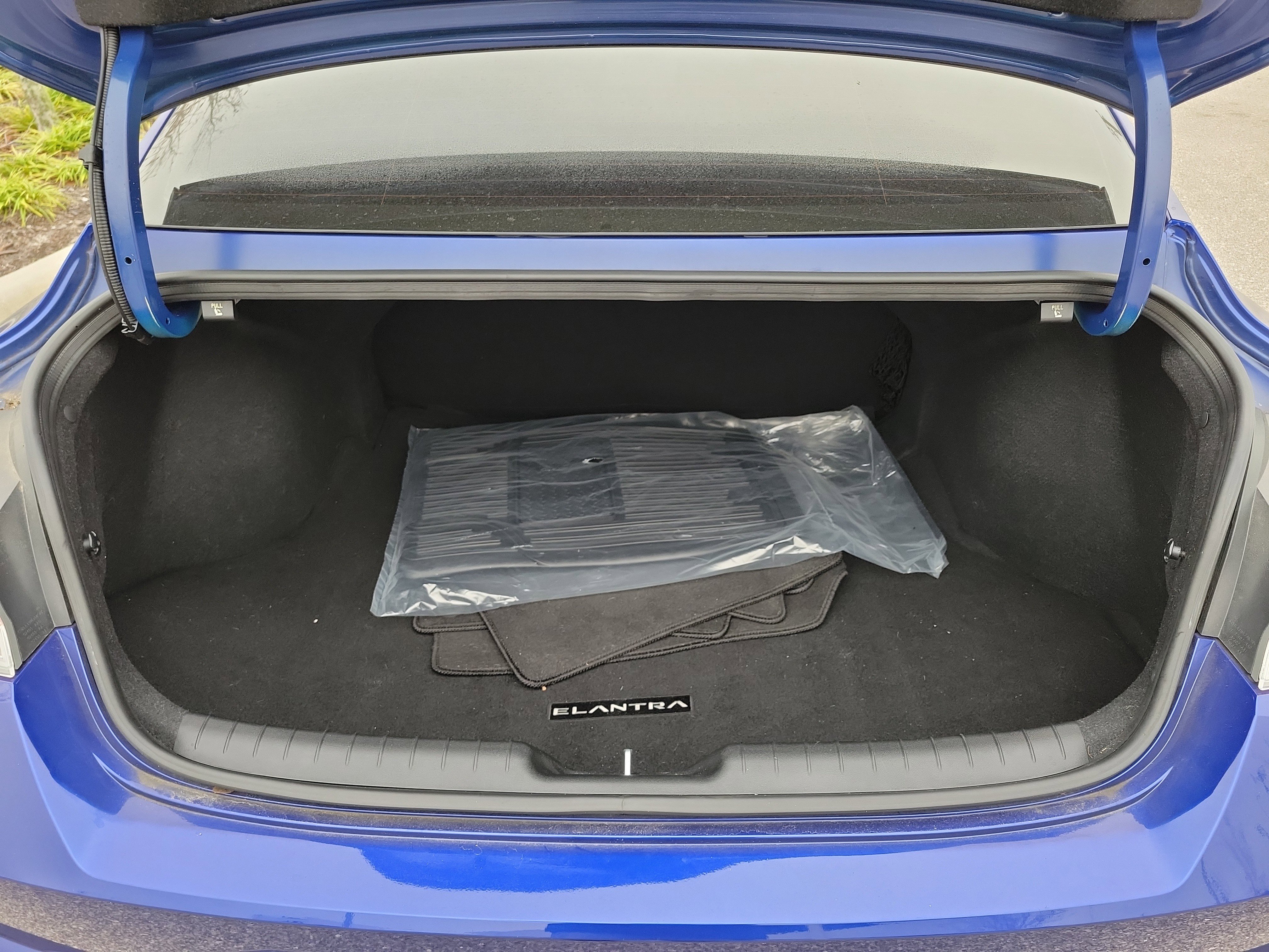 Used 2023 Hyundai Elantra SEL w/ Convenience Package image 10