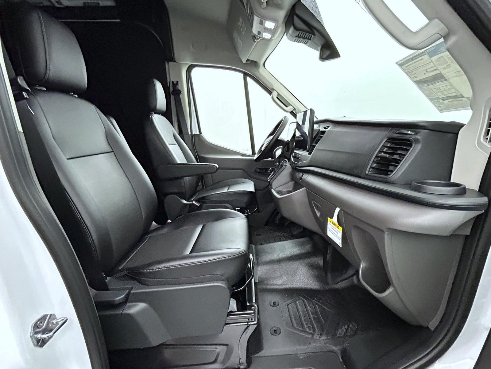 New 2027 Ford Transit 250 148 Medium Roof w/ Load Area Protection Package RWD image 15