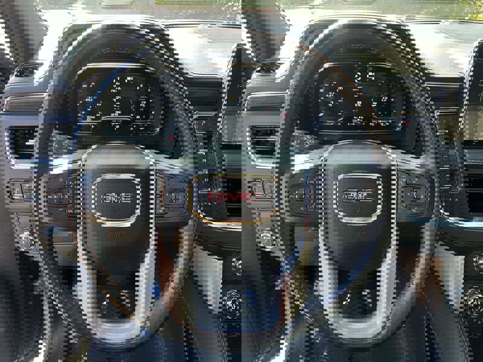 Used 2022 GMC Yukon XL SLT w/ SLT Luxury Package image 15