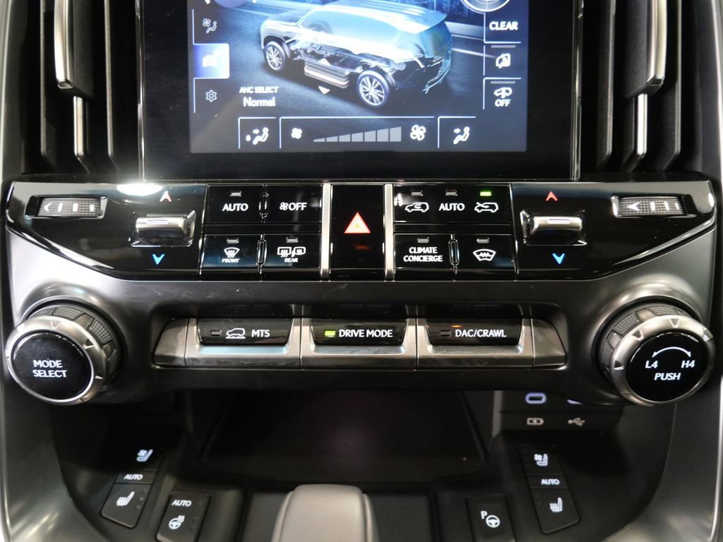 Used 2025 Lexus LX 700h Overtrail image 25