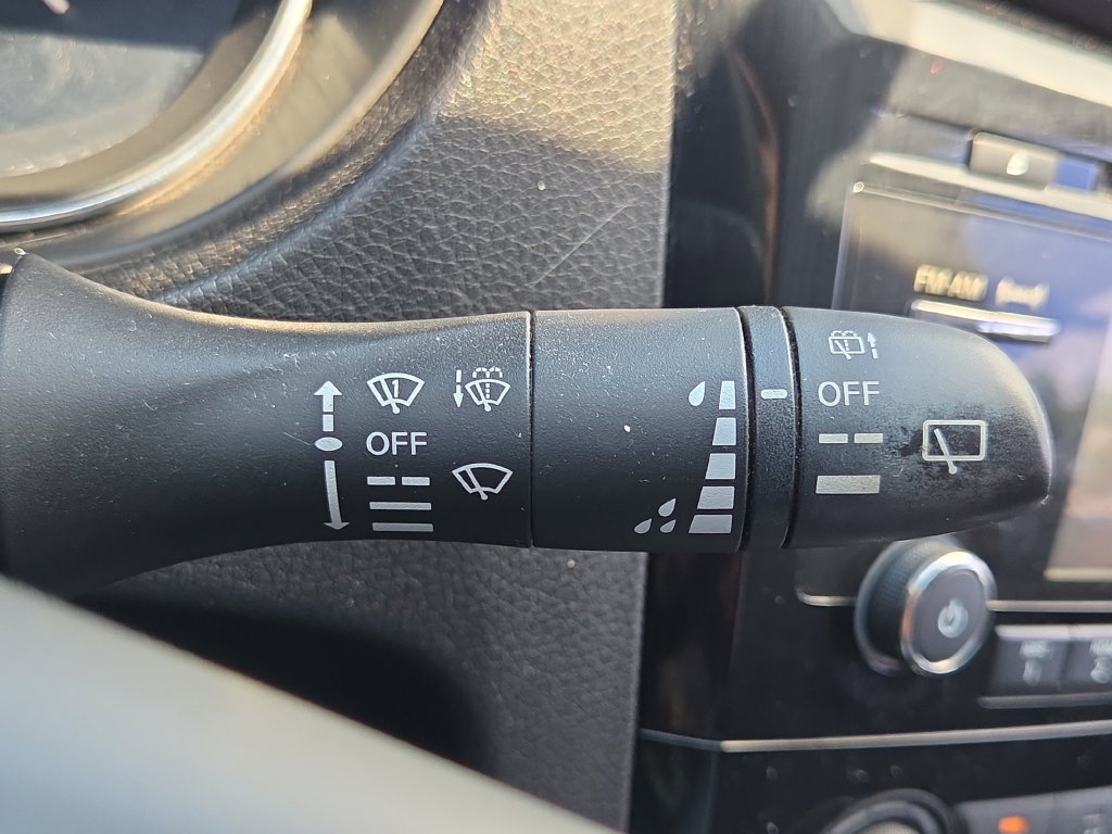 Used 2017 Nissan Rogue S FWD image 34