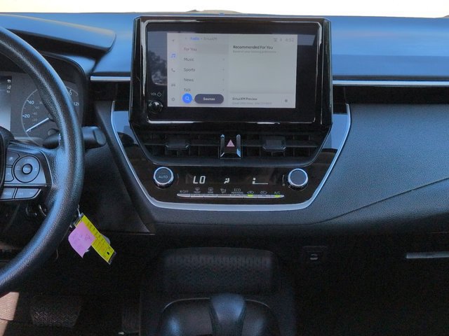 Used 2025 Toyota Corolla LE FWD image 17