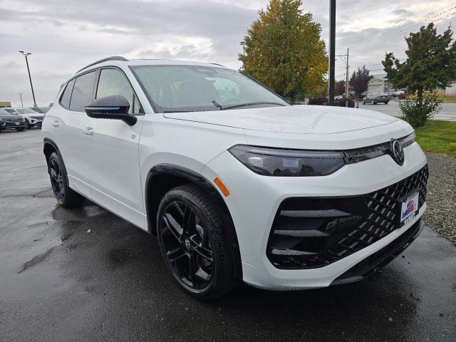New 2025 Volkswagen Tiguan SE R-Line image 1