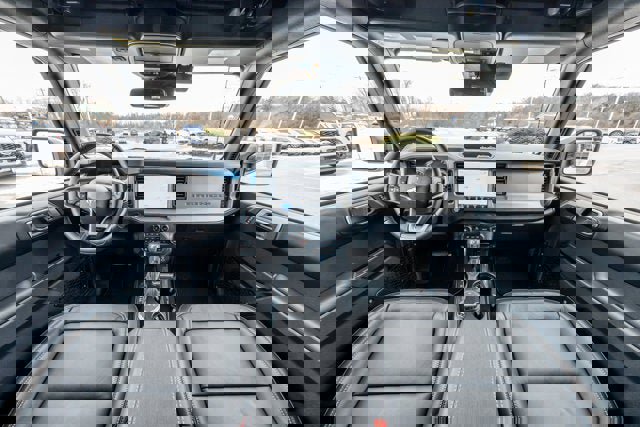 New 2025 Ford Bronco Outer Banks image 58