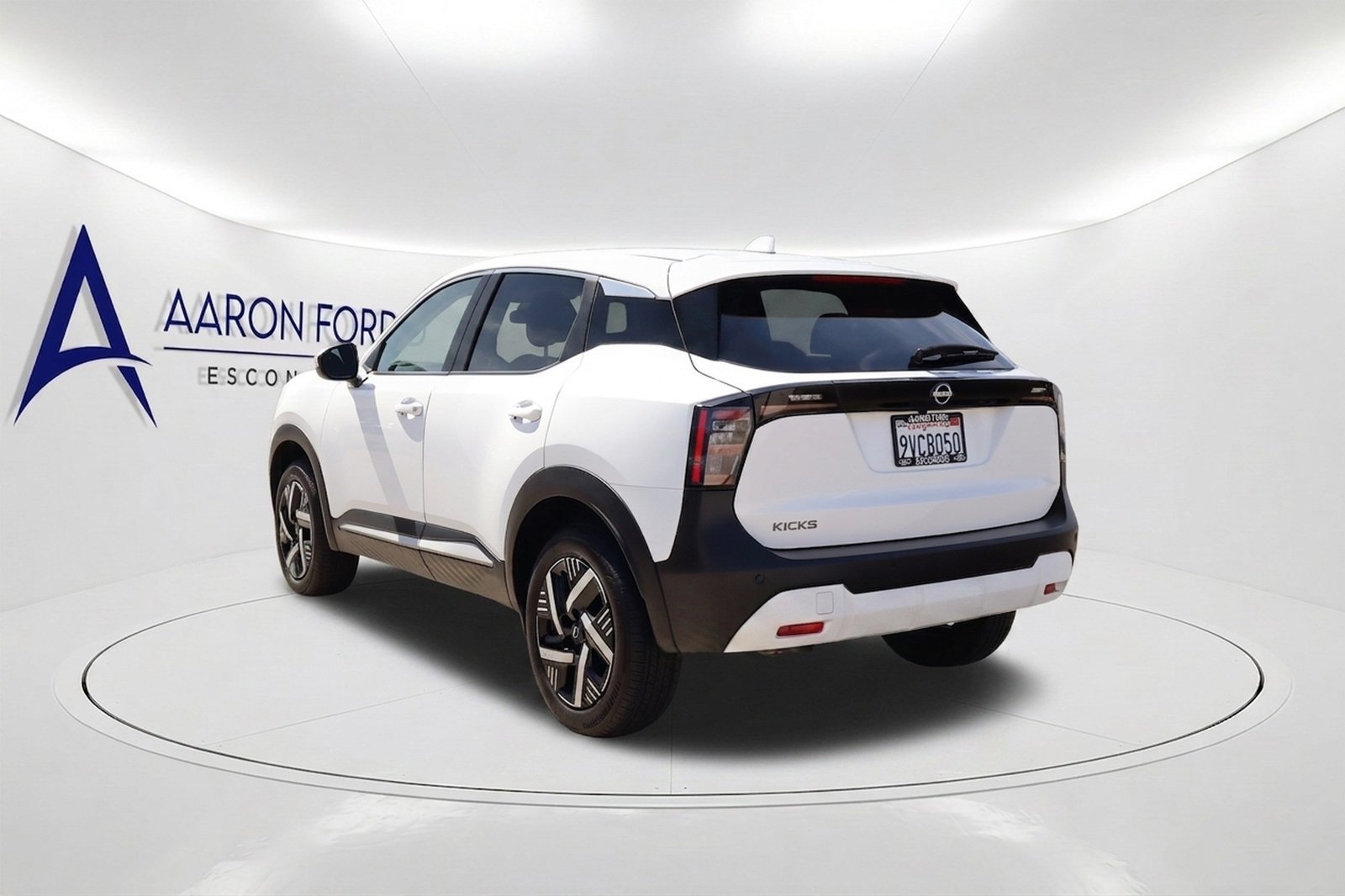 Used 2025 Nissan Kicks SV FWD image 7