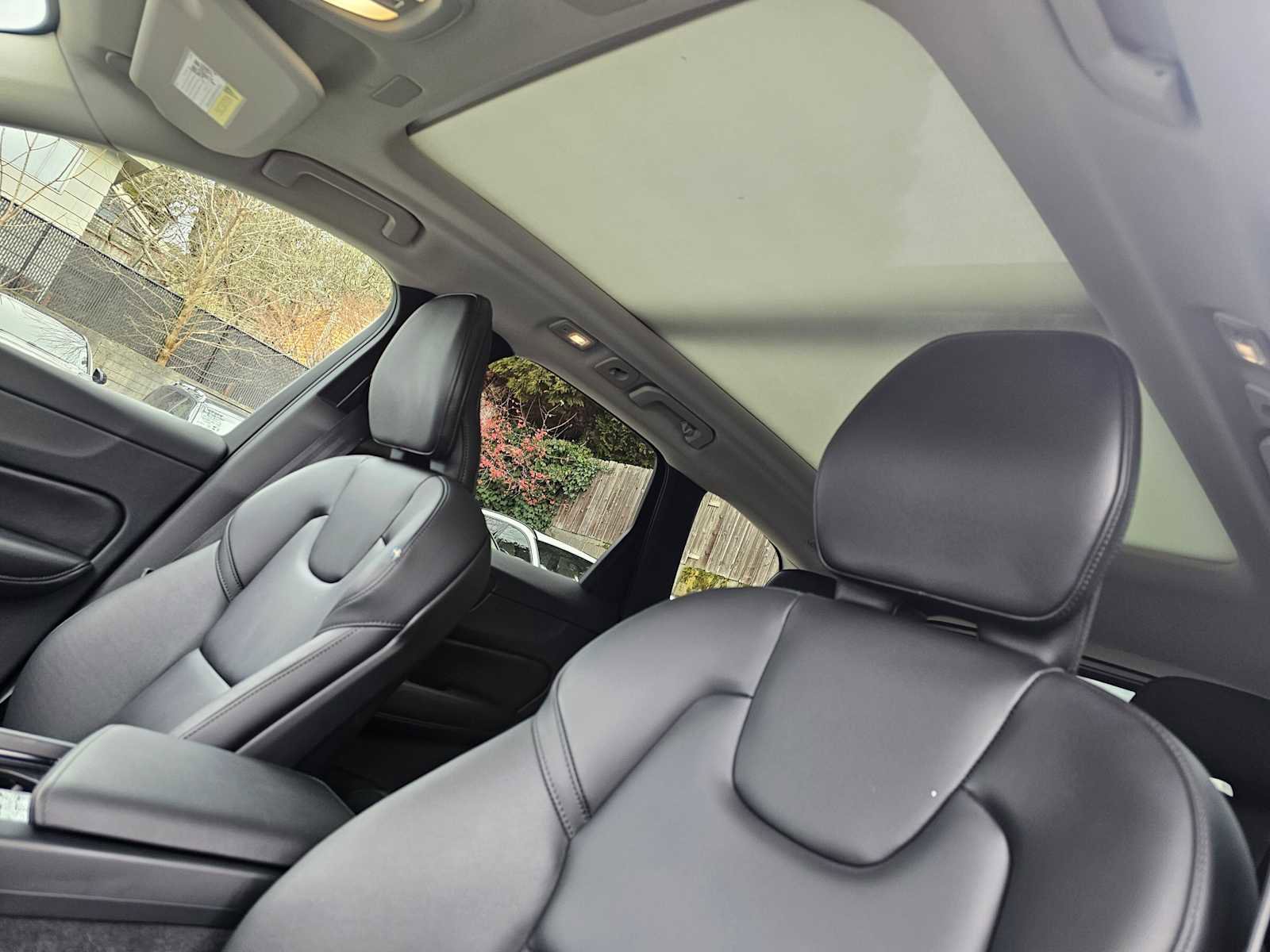 Certified 2025 Volvo XC60 B5 Core w/ Protection Package Premier image 18