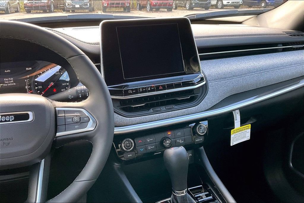 New 2026 Jeep Compass Latitude image 7