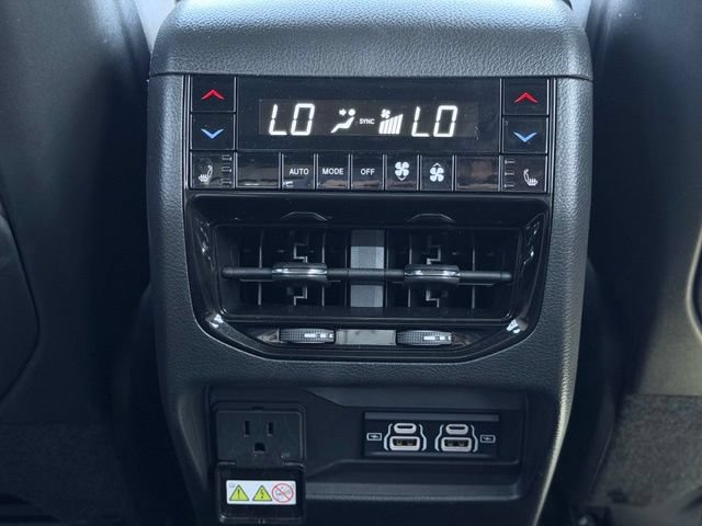 Used 2025 Jeep Grand Cherokee Summit AWD/4WD image 26