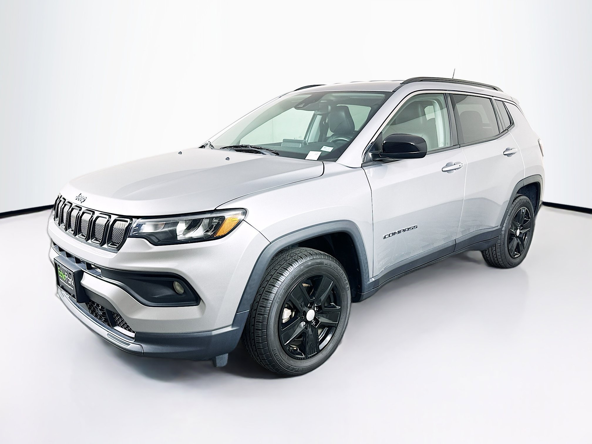Used 2022 Jeep Compass Latitude w/ Convenience Group AWD/4WD image 3