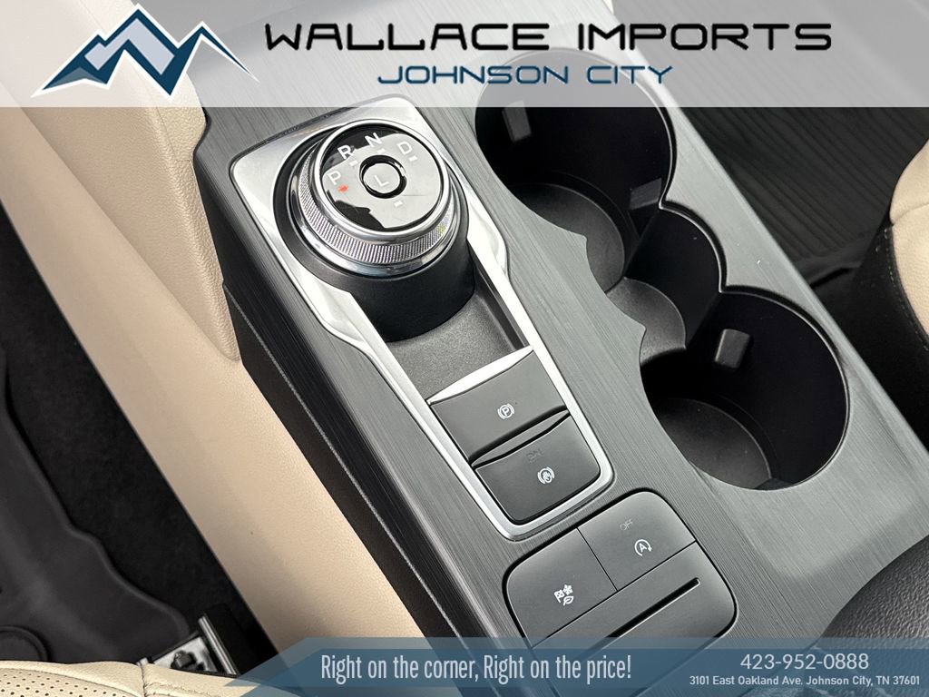 Used 2022 Ford Escape SEL w/ Technology Package image 17