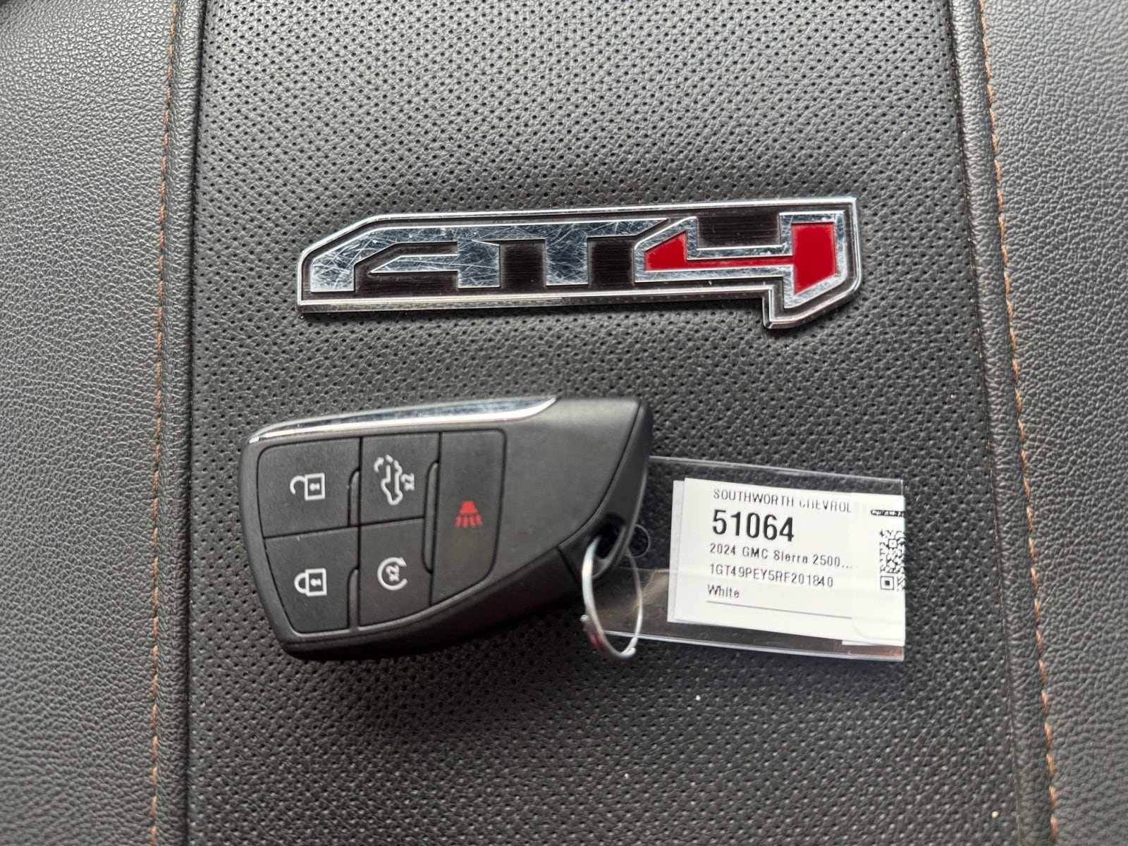 Used 2024 GMC Sierra 2500 AT4 w/ AT4 Premium Plus Package AWD/4WD image 23