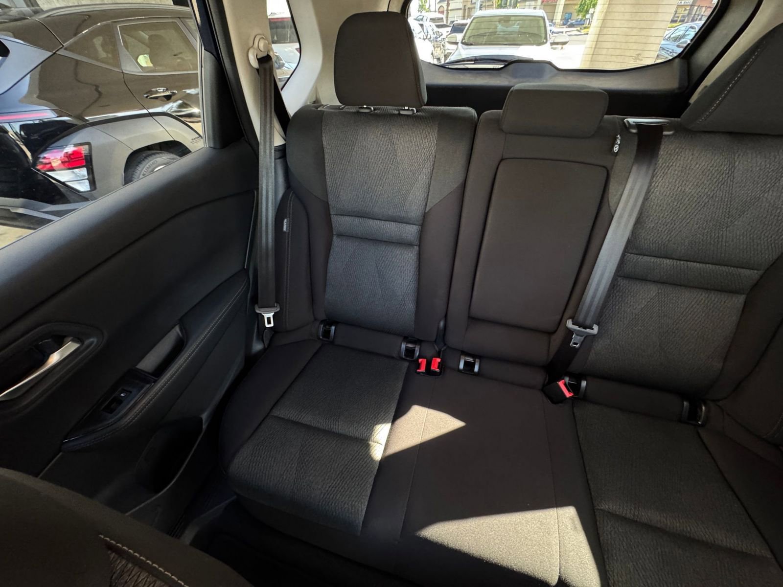 Used 2025 Nissan Rogue SV FWD image 41
