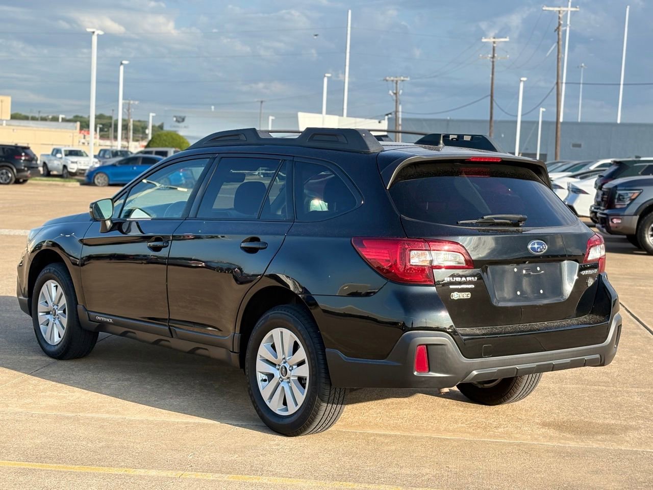 Used 2018 Subaru Outback 2.5i Premium AWD/4WD image 6