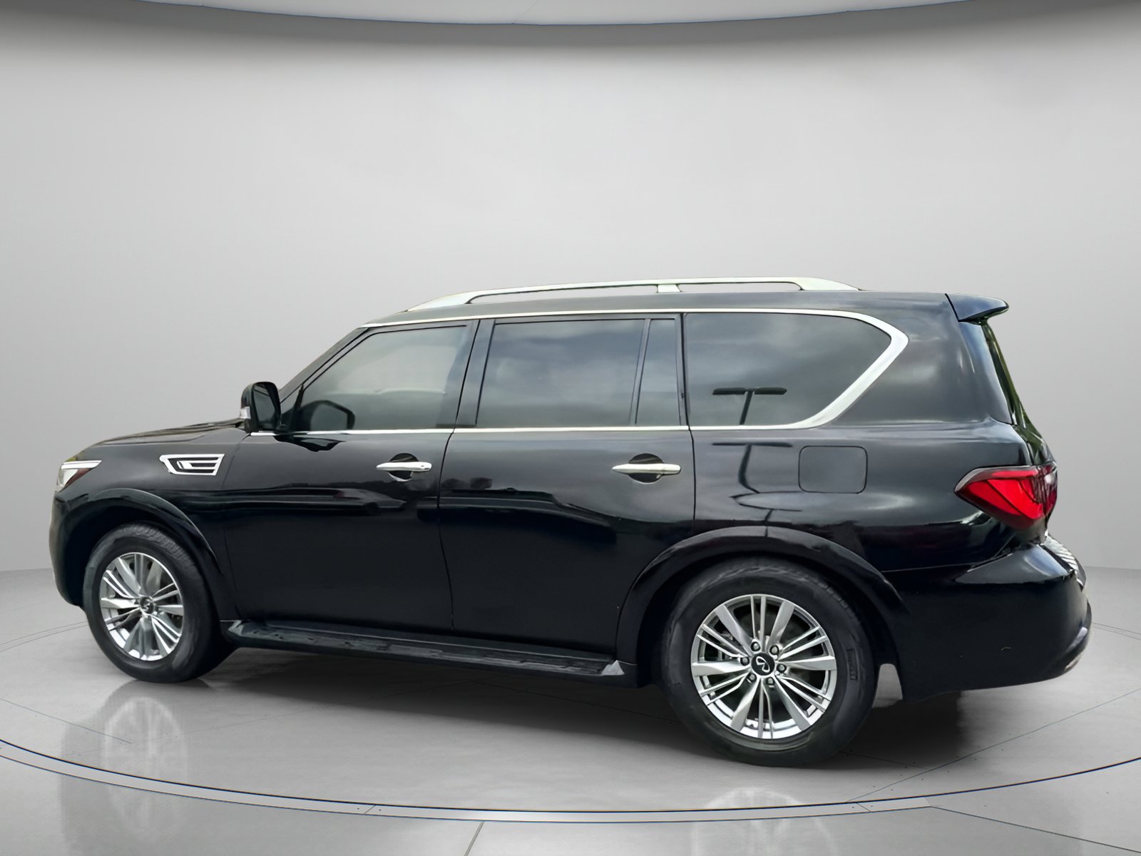 Used 2021 INFINITI QX80 Luxe image 17