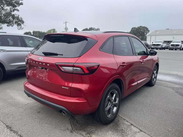 Certified 2023 Ford Escape ST-Line w/ Tech Pack #1 AWD/4WD image 7