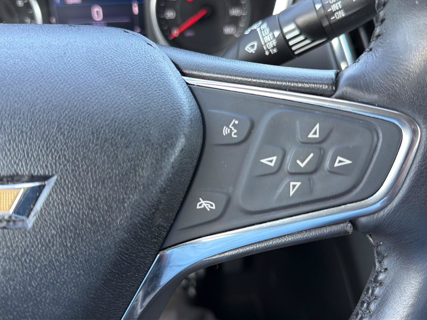 Used 2021 Chevrolet Equinox LT FWD image 11