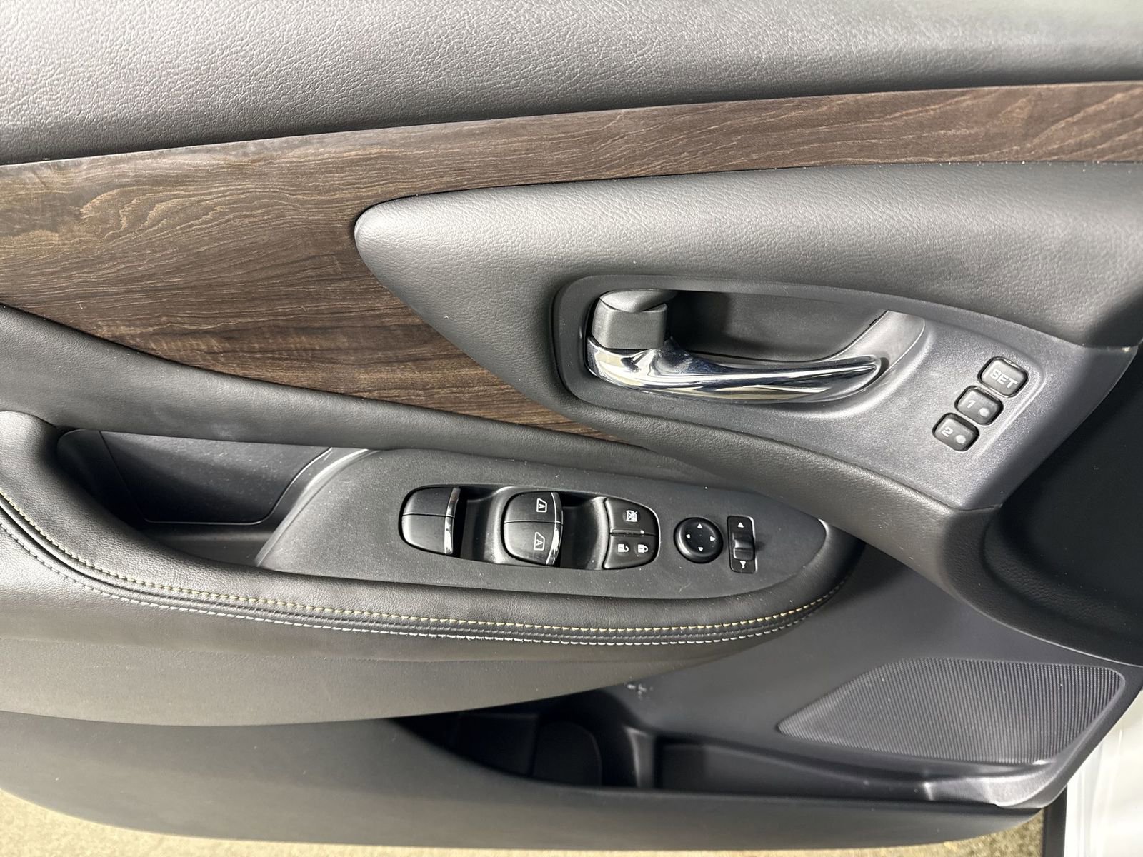 Certified 2024 Nissan Murano Platinum w/ Cargo Package image 22